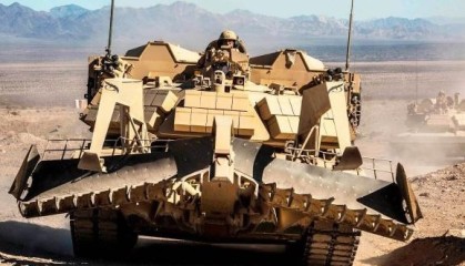  沃尔夫斯堡中场核心发力，狼堡战车碾碎保级压力