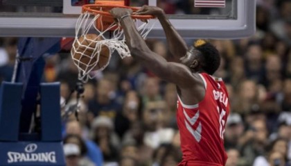  东契奇末节爆发独行侠逆转国王终结连败