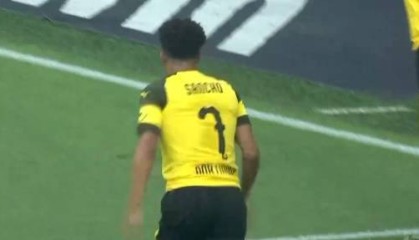  柏林赫塔后防配合失误送礼对手抓住机会反超比分