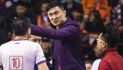  法兰克福主帅赛后批评裁判尺度  