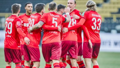  德甲新军圣保利主场首秀爆冷取胜  