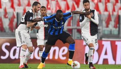  国际米兰主场强势取胜，继续领跑意甲积分榜首位  