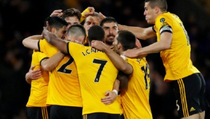  埃弗顿凭借定位球战术双杀狼队收获宝贵三分