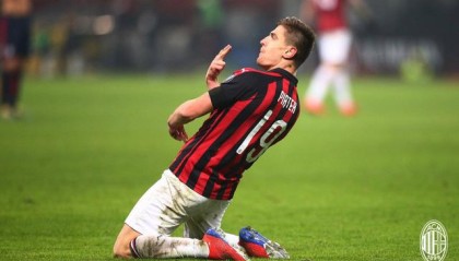  AC米兰主场击退罗马延续争冠悬念