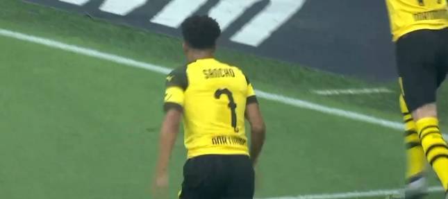  柏林赫塔后防配合失误送礼对手抓住机会反超比分